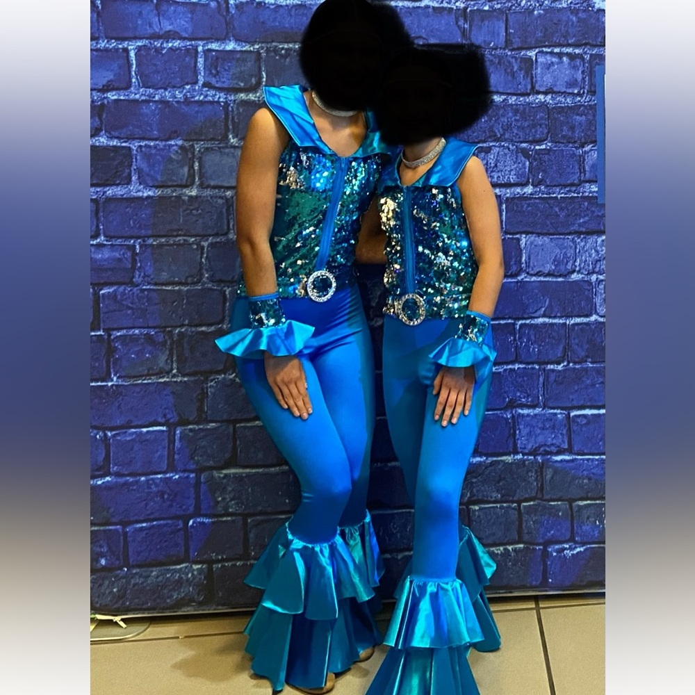 Weissman  Blue Dance costume.  Great condition.  Child large